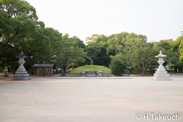 原爆供養塔（遠影） 1/640 F4 ISO100