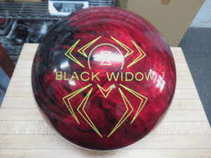 ブラックウィドー2.0α  14ポンド　ボウリングボール ブラックウィドー2.0ハイブリッド - 中古ボール・リサイクル品